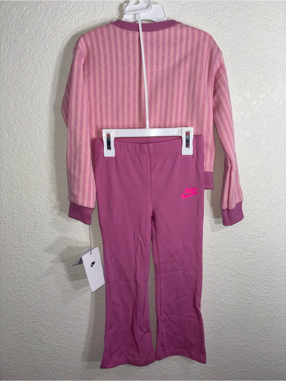 NWT Nike Kids Pink Stripe 2PC Crewneck Pullover & Legging Set w/ Neon Pink Logo